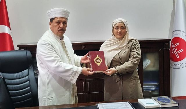 Taylandlı kadın Manisa'da Müslüman oldu