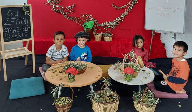 Anamur'da miniklerden 'zeytin kırma' etkinliği