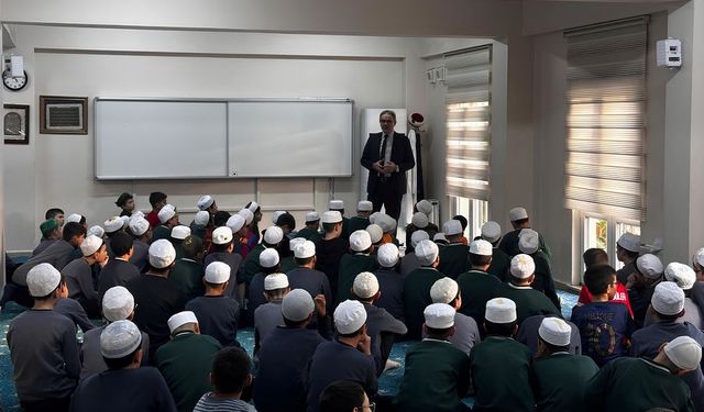 Müftü Kayhan, Kur'an kursu öğrencileriyle buluştu
