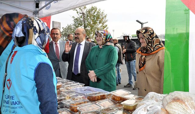 Vali Ustaoğlu'ndan TDV Hayır Çarşısı'na destek