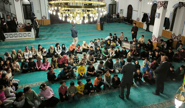 Doğanşehir'de çocuklar camide buluştu