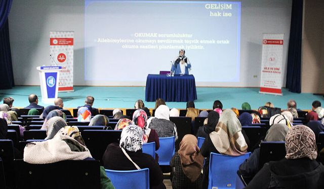 Çorum’da "Ailede Merhamet" konferansı düzenlendi