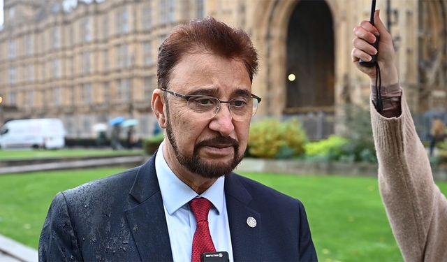 İngiliz Müslüman Milletvekili Khan, hükümete artık İslamofobiyi tanımlaması çağrısı yaptı