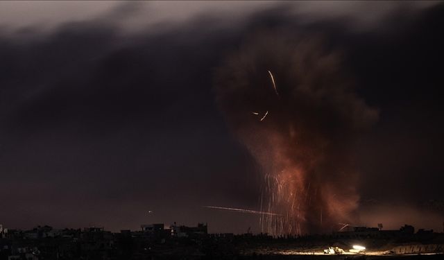 İşgalcilerin Lübnan'daki Filistin mülteci kampına düzenlediği saldırıda 13 kişi şehit oldu