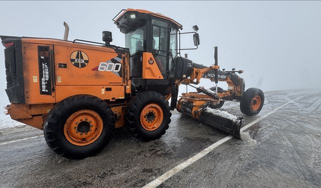 Ulaştırma ekiplerinin karla mücadele mesaisi başladı