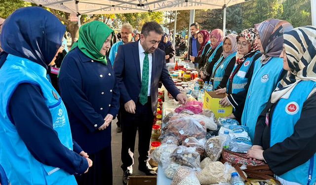 Kayseri'de Gazze yararına "Hayır Çarşısı" açıldı