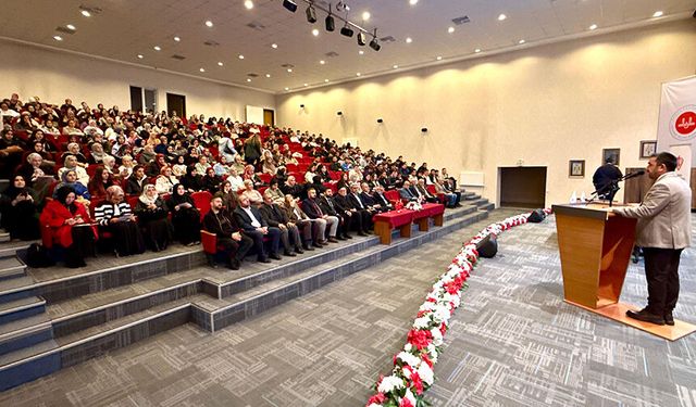 Ayvaz: Gençler ümmetin geleceğine ışık tutacak