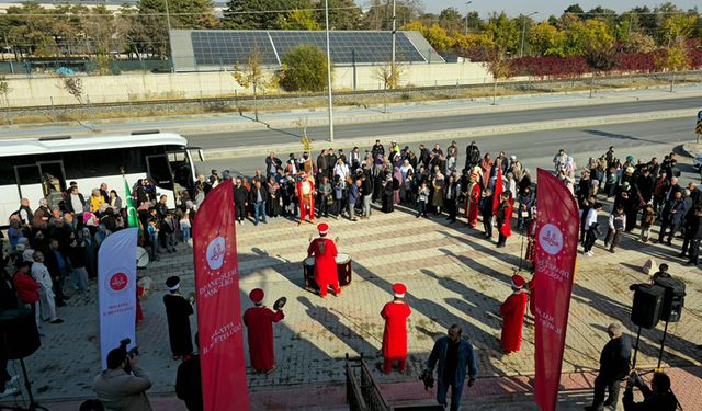 Malatya’dan umre yolcuları dualarla uğurlandı