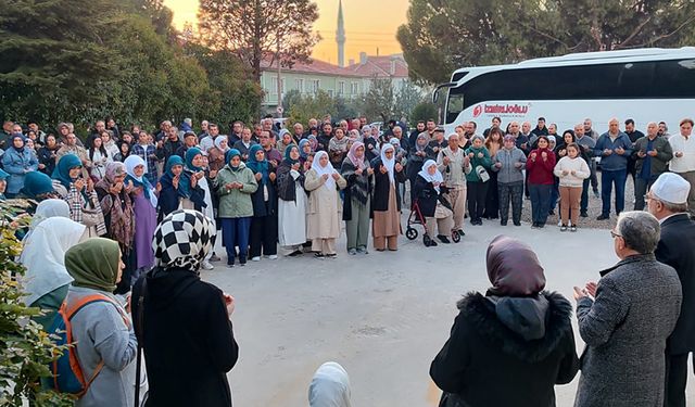 Muğla'da umreciler dualarla yola çıktı