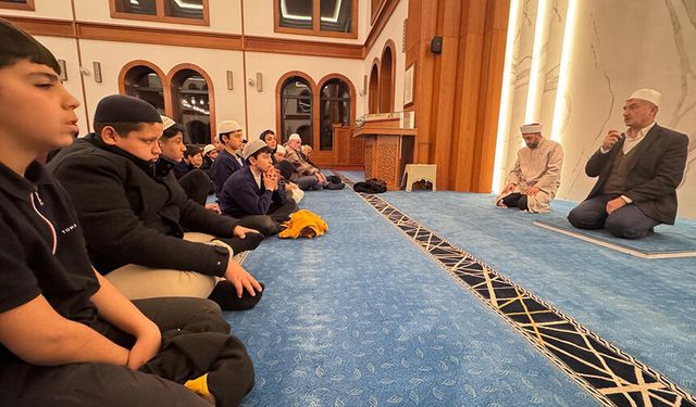 Rize'de gençler 2025'in son secdesinde buluştu