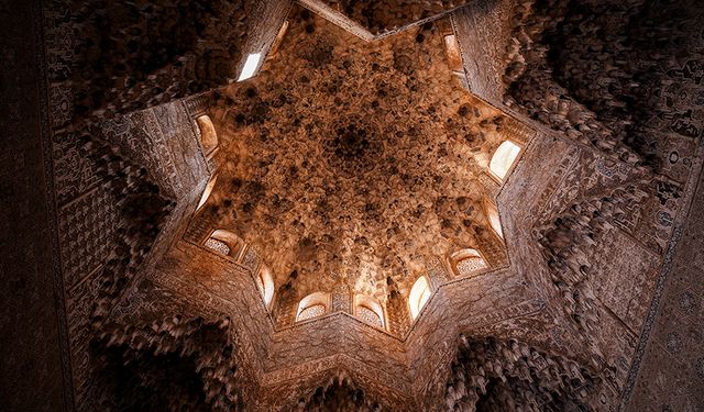 DÜNYA MİRASI EL HAMRA SARAYI