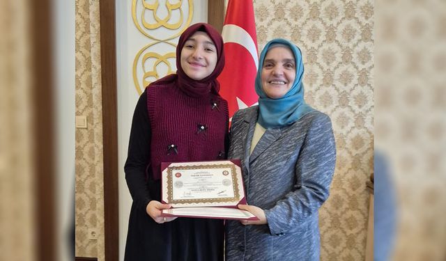 Örgün Eğitimle Birlikte 8 Ayda hafız oldu