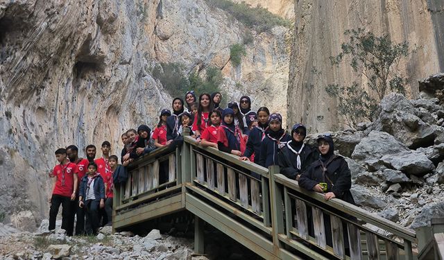 Adana'da gençler izcilik kampında buluştu