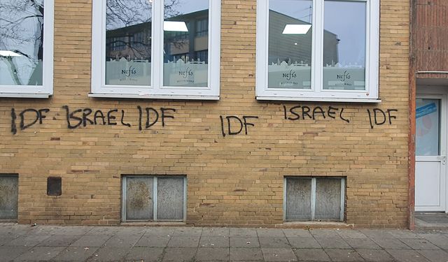 Almanya’da iki Türk camisine saldırı düzenlendi