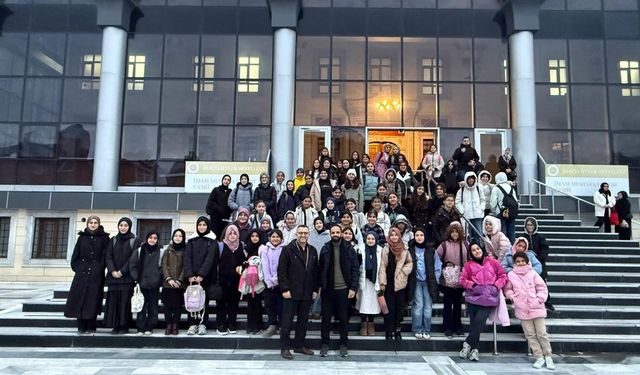 Bahçelievler'de gençler sabah namazında buluştu