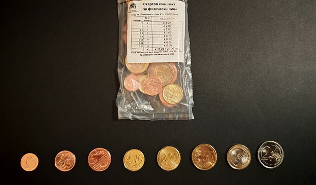 Bulgaristan'da ilk yerel avro örnekleri piyasaya sürüldü