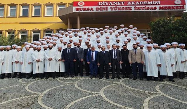 Bursa'da 3. Dönem aday din görevlileri mezun oldu