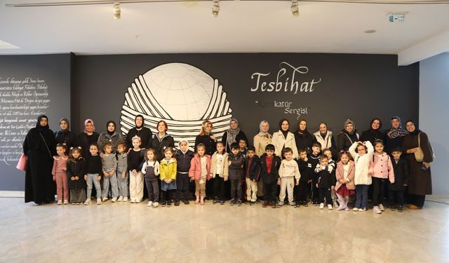 Esenlerli öğrenciler "Tesbihat" sergisini gezdi