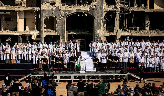 Gazze'de 170 doktor için mezuniyet töreni düzenlendi