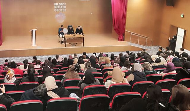 Hakkari'deki KYK yurtlarında Regaib coşkusu yaşandı