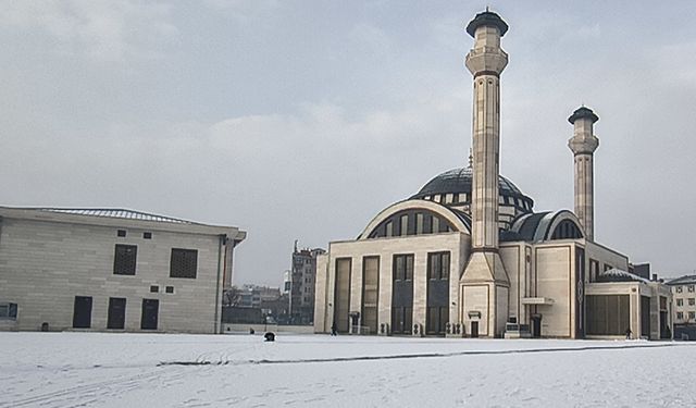 Kars'ta kar yağışı etkili oldu