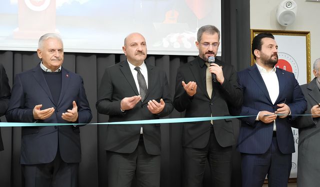 Kartal’da Diyanet Gençlik Merkezi ve Ödevevi dualarla açıldı