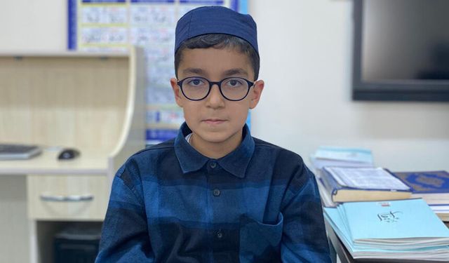 Örgün eğitimle birlikte 7 ayda hafız oldu