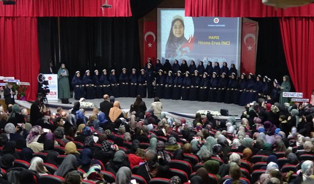 Tavşanlı'da hafızlar taç giydi