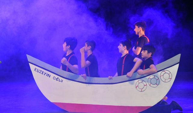 Tekirdağ'da "Altınçağ Tiyatro" gösterisi