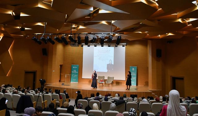 Arnavutluk'ta "Doğumunun Hicri 1500. Yılında Hz. Muhammed" konferansı