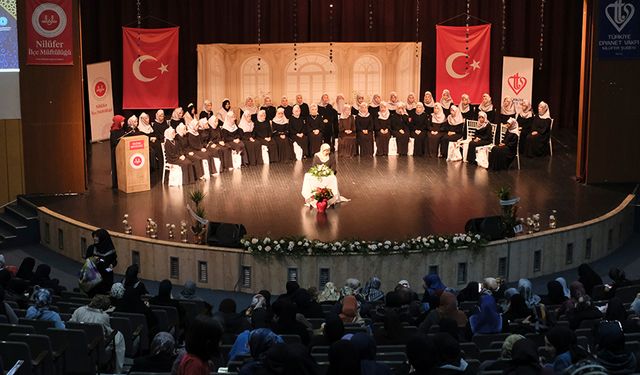 ÜNİVERSİTE EĞİTİMİYLE BİRLİKTE HAFIZ OLDULAR