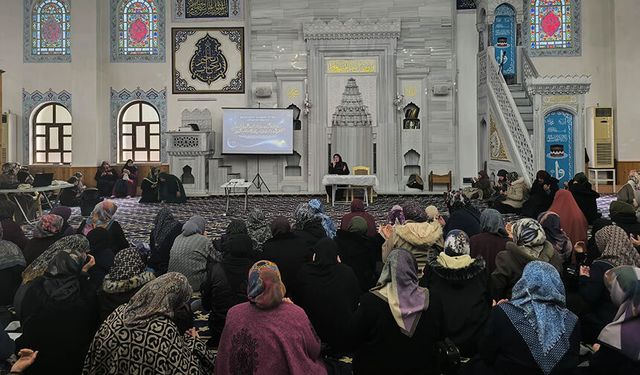 Çankırı'da kadınlar Miraç Gecesi'nde duada buluştu