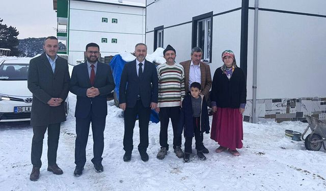 Müftülük evi yanan aileye yuva kurdu