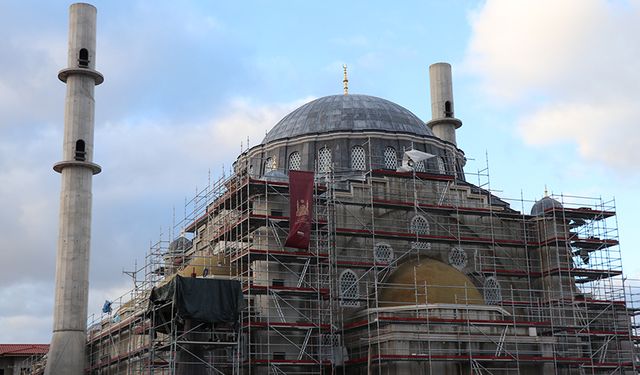 Fransa'da ırkçı söylemin hedefi olan Eyüp Sultan Camisi'ne kısa sürede 50 bin avro bağış yapıldı