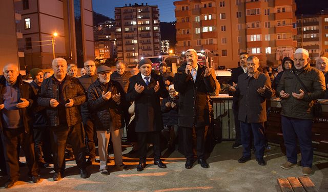 Giresunlu umreciler dualarla uğurlandı