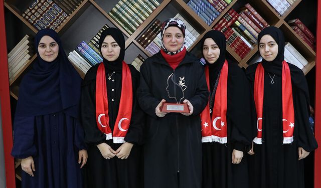 Dünya kürsüsünde yer almanın onurunu yaşıyorlar