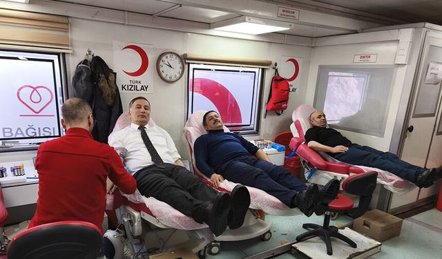 Hakkari'de din görevlilerinden kan bağış kampanyasına destek