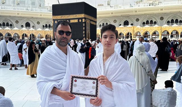 Malatya'da hafızlığını tamamlayan 41 öğrenciye umrede belgeleri verildi