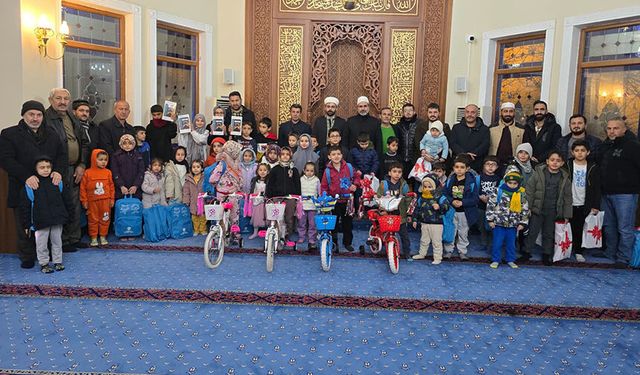 Kale'de camiye gelen çocuklar ödüllendirildi