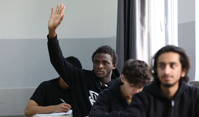 TDV'nin uluslararası burs programları başvuruları başladı