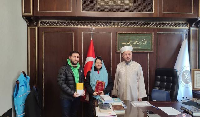 Taylandlı Mıss Marisa Üsküdar'da Müslüman oldu