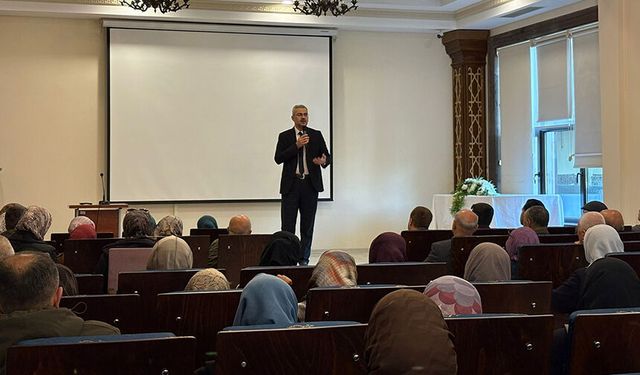 Adana'da umre eğitimleri sürüyor