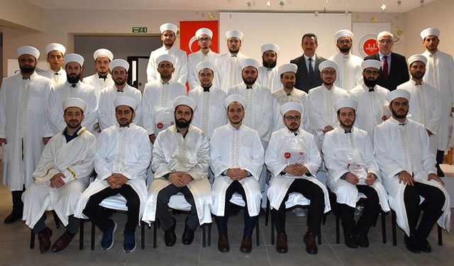 Bilecik’e atanan din görevlileri cübbe giydi