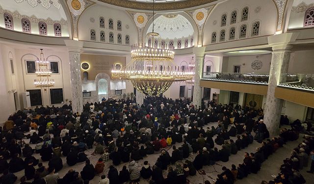 Bursa'da gençlik "sabah namazı"nda buluştu