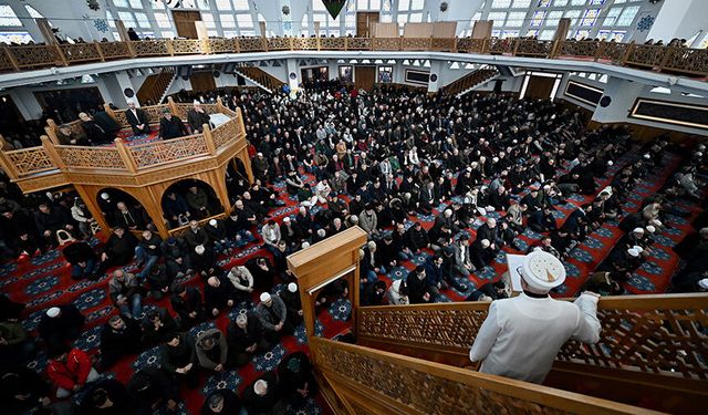 Cuma hutbesinde dijital bağımlılığa dikkat çekildi