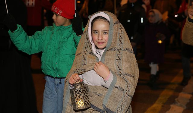 Birçok ilde ramazanın gelişi fener alayı ile karşılandı