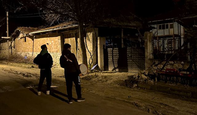 Çorum'da ramazanda mahalleliyi davulcular değil, gençler uyandırıyor