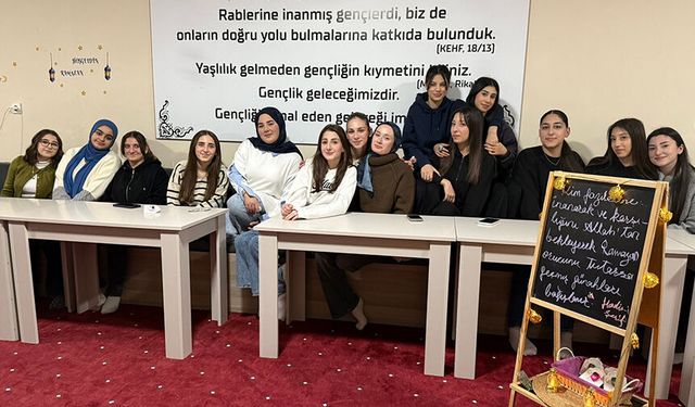 Sapanca'da gençler iftarda buluştu