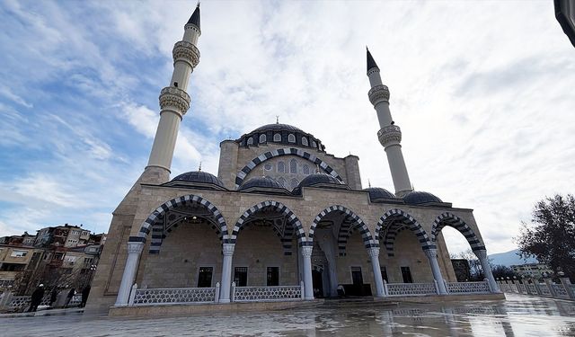 Türkiye'nin destekleriyle inşa edilen Üsküp Camisi'ndeki çalışmalarda sona yaklaşılıyor