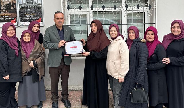 Alaplı'da kadın kursiyerlerden "Hediyem Kur’an Olsun" kampanyasına destek